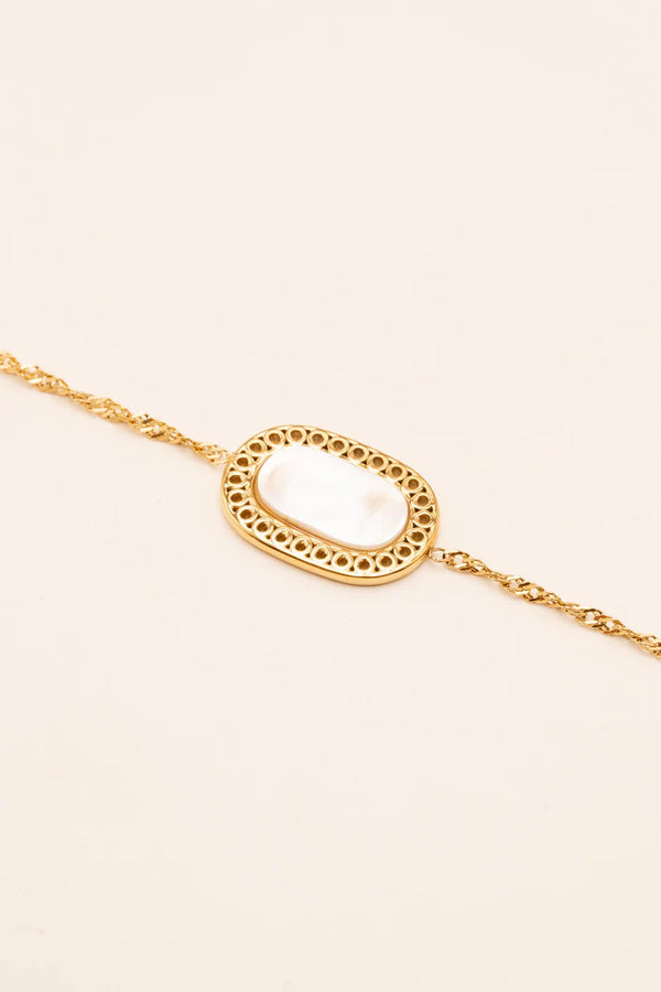 Golden bracelet, oval mother-of-pearl stone ~ Amber